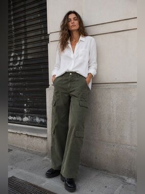 Zara Women’s Olive Green Cargo Pants